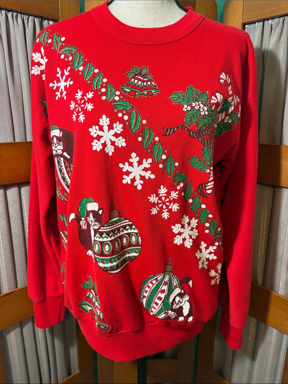 Vintage Nutcracker CrewNeck Festive Kitty Ornament & Snowflake Print Sweatshirt